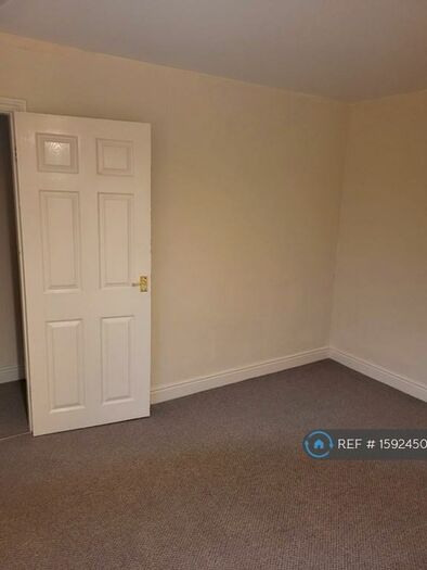 3 Bedroom Terraced House To Rent In Lockwood Street, Stoke-On-Trent, ST2