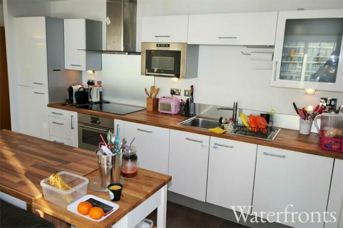 3 Bedroom Apartment To Rent In Western Gateway, London, E16