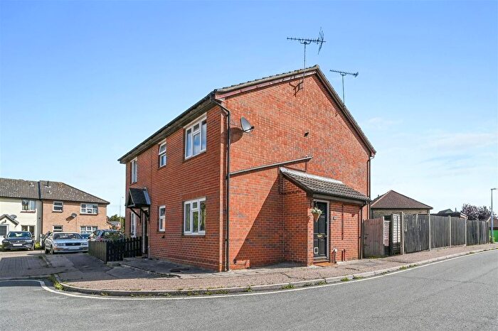 1 Bedroom Property For Sale In Nash Close, Lawford, Manningtree, CO11