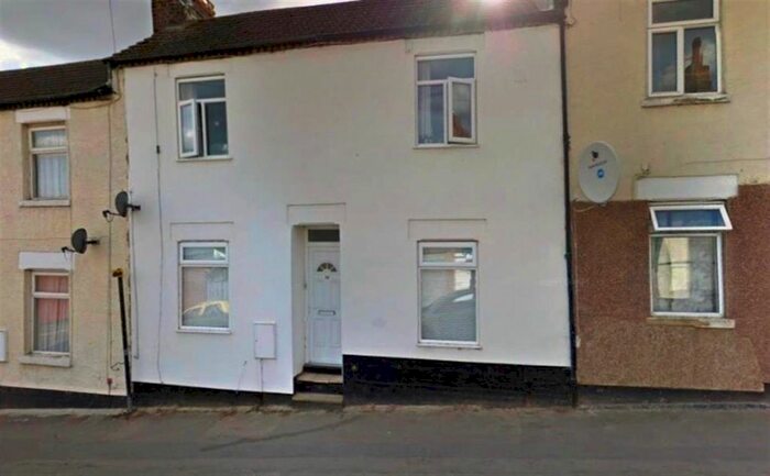 4 Bedroom Property To Rent In Castle View, Brook Street East, Wellingborough, NN8