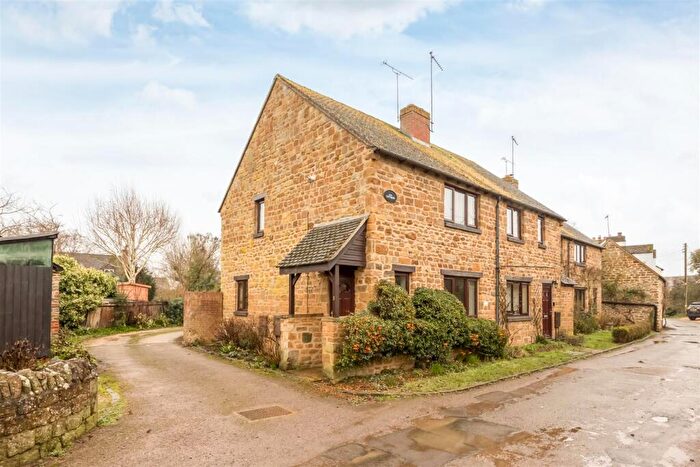 2 Bedroom Cottage For Sale In Rose Hall Lane, Middleton Cheney, OX17