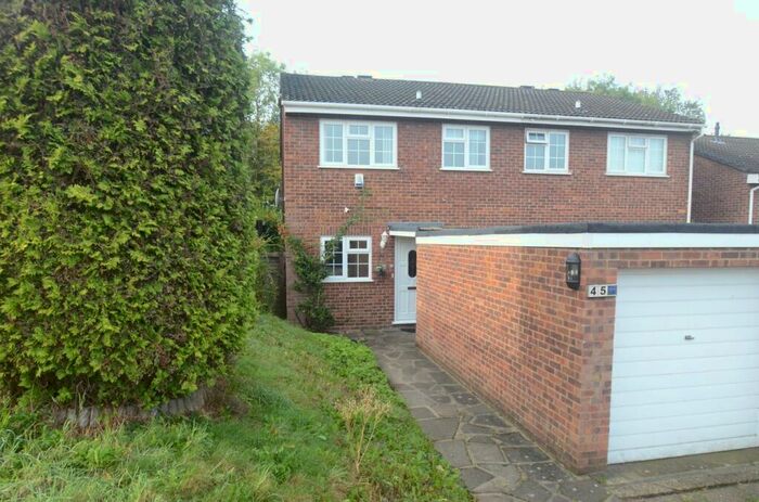 3 Bedroom Semi-Detached House To Rent In Darley Close, Shirley, Croydon, CR0
