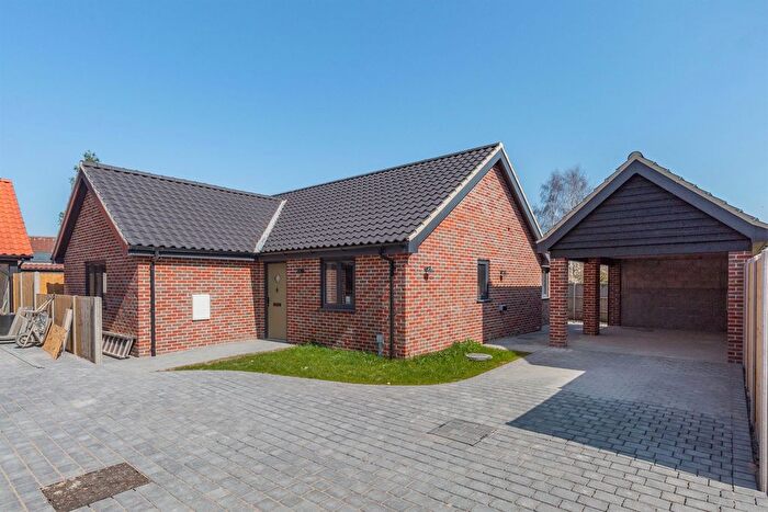 3 Bedroom Detached Bungalow For Sale In Alia Way, North Lopham, Norfolk, IP22