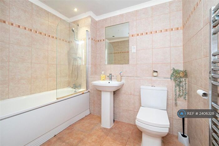 2 Bedroom Flat To Rent In Doric House, Sutton, SM1