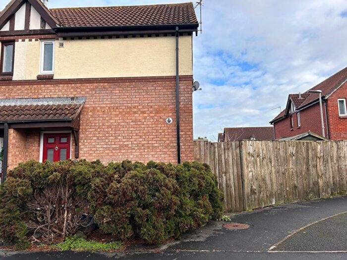 2 Bedroom Property To Rent In Hamilton Grove, Exeter, EX6