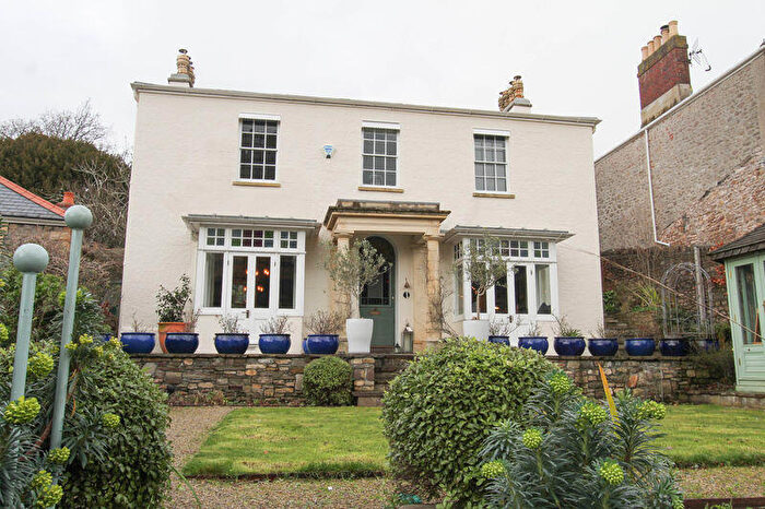 4 Bedroom Detached House For Sale In Highdale Road, Clevedon, BS21