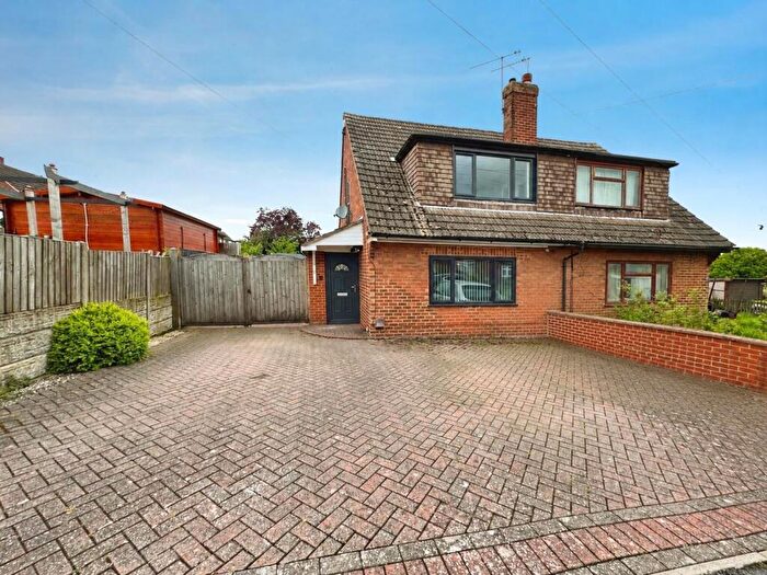 3 Bedroom Semi-Detached House For Sale In Exeter Close, Midway, Swadlincote, Derbyshire, DE11
