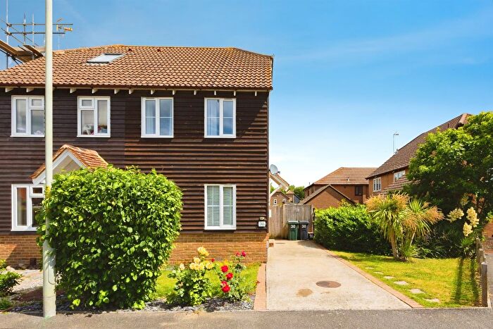 2 Bedroom Semi-Detached House For Sale In The Bulrushes, Ashford, TN23