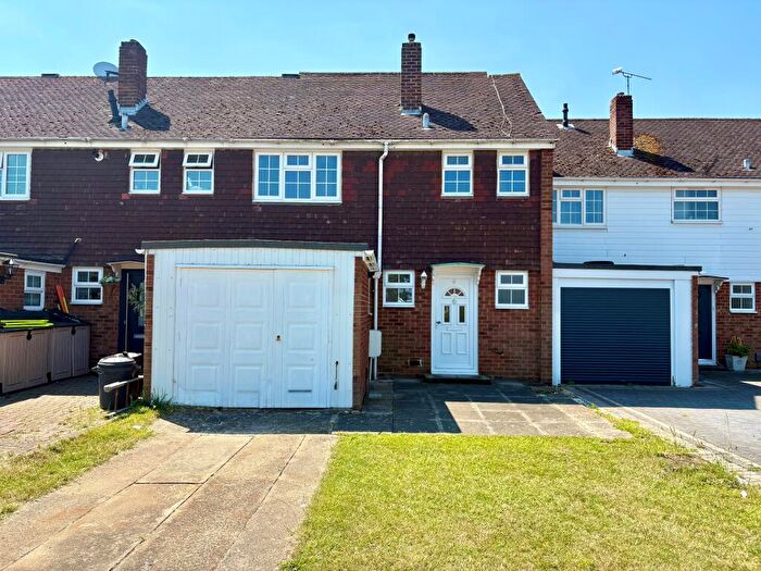 4 Bedroom Terraced House To Rent In Oastview, Rainham, ME8