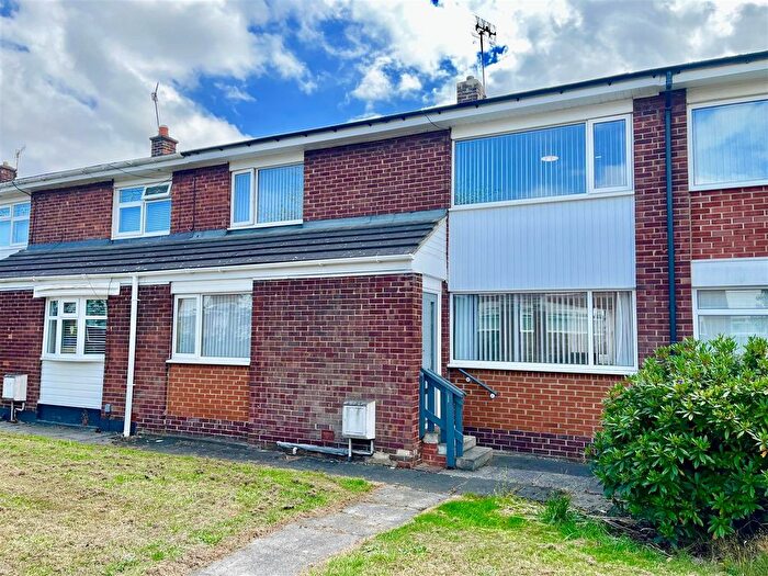 3 Bedroom Terraced House For Sale In Millbrook, Gateshead, NE10