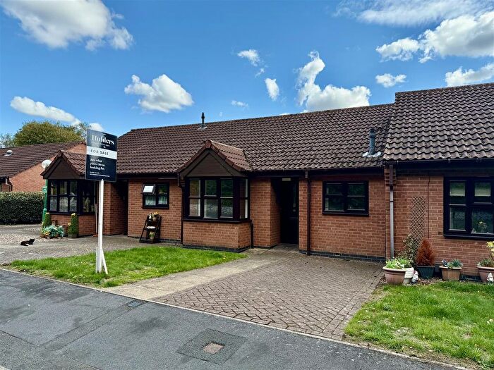 2 Bedroom Bungalow For Sale In Windleden Road, Loughborough, LE11