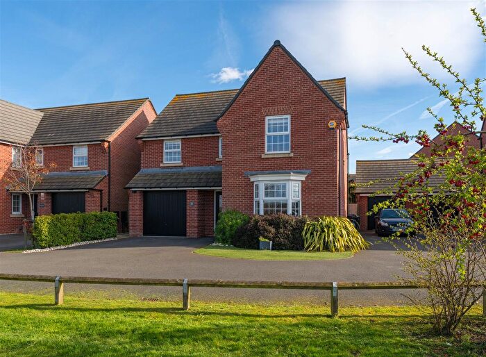 3 Bedroom Detached House For Sale In Simcoe Close, Earls Barton, Northampton, NN6