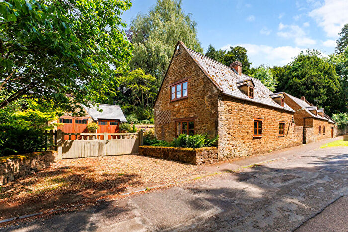 3 Bedroom House For Sale In Church Street, Wroxton, OX15
