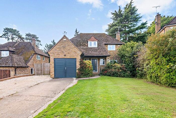 3 Bedroom Detached House For Sale In St. James Close, Pangbourne, Reading, Berkshire, RG8