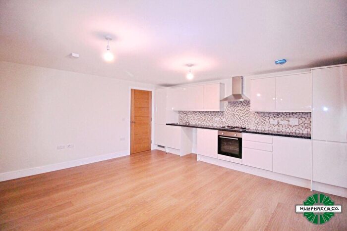 1 Bedroom Flat To Rent In , High Road, IG1