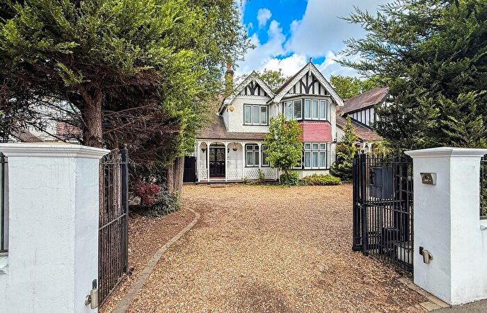 4 Bedroom Detached House For Sale In Coulsdon, Surrey, CR5