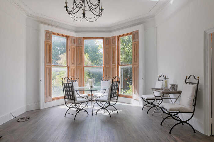 2 Bedroom Apartment To Rent In King Henrys Road, Primrose Hill, NW3