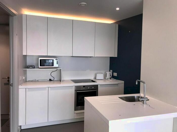 1 Bedroom Flat To Rent In The Rotunda, New Street, Birmingham, B2