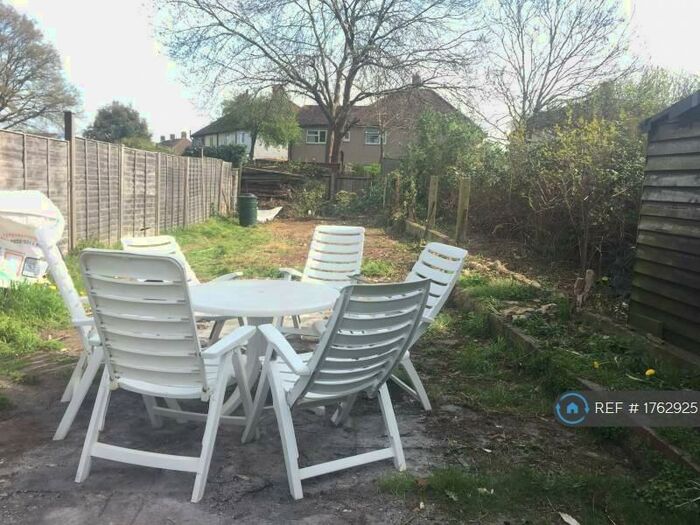 2 Bedroom Flat To Rent In Green Wrythe Lane, Carshalton, SM5