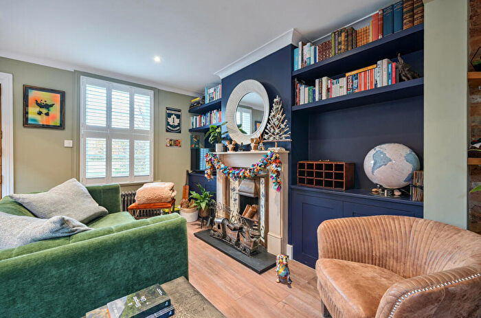 3 Bedroom Cottage To Rent In Portsmouth Road, Esher, Surrey, KT10
