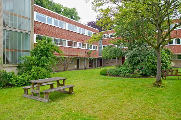 3 Bedroom Flat To Rent In Gilmerton Court, Trumpington, Cambridge, CB2