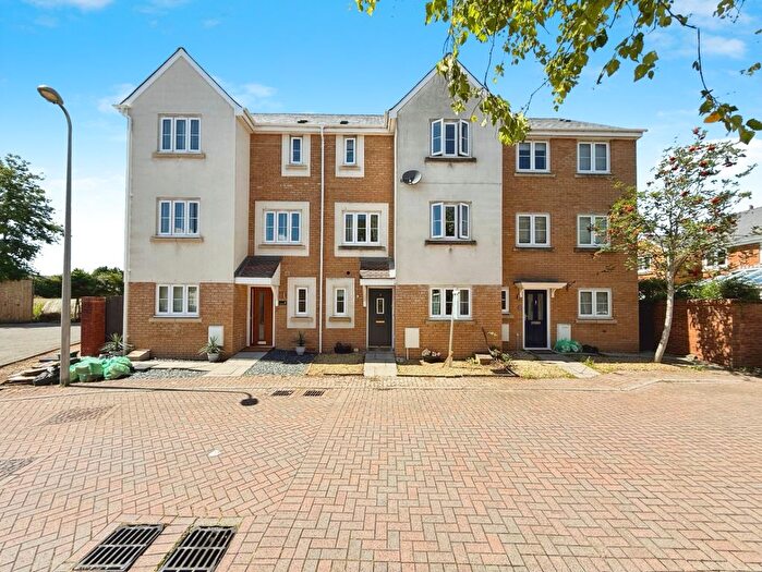 4 Bedroom Town House For Sale In Heol Banc Y Felin, Gorseinon, Swansea, West Glamorgan, SA4