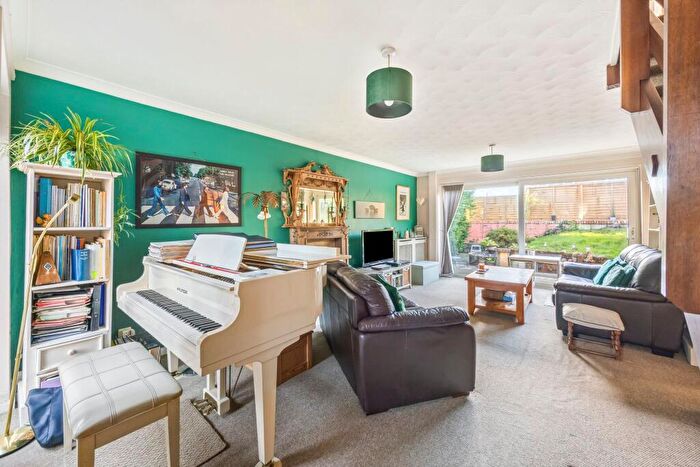 3 Bedroom End Of Terrace House For Sale In Overhill Gardens, Brighton, BN1