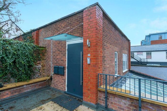 1 Bedroom Apartment To Rent In Corporation Street, High Wycombe, HP13