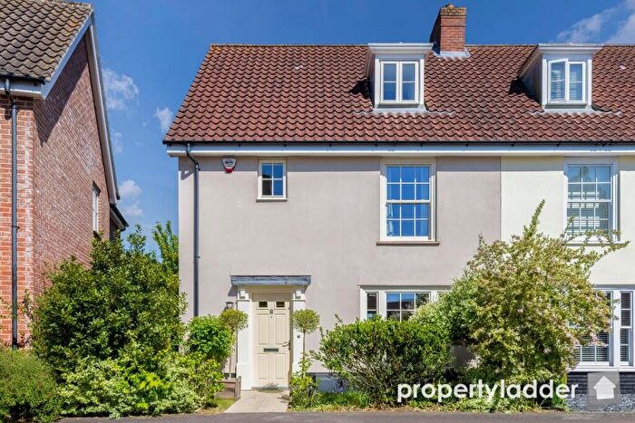 3 Bedroom Semi-Detached House For Sale In Trafford Way, Spixworth, Norfolk, NR10