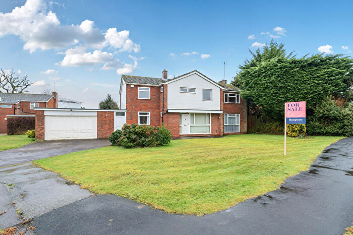 5 Bedroom Detached House For Sale In Harvey Orchard, Beaconsfield, HP9