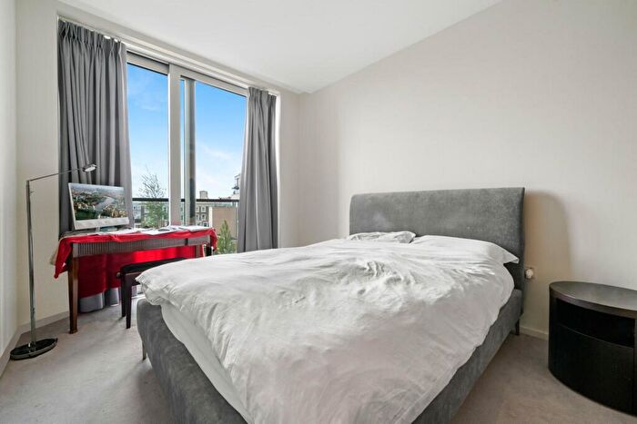 2 Bedroom Flat To Rent In Columbia Gardens, Earls Court, SW6