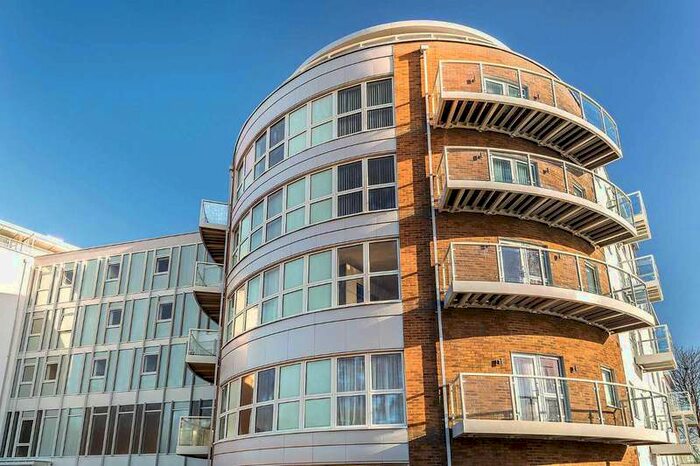 1 Bedroom Flat To Rent In Station View, Guildford, GU1