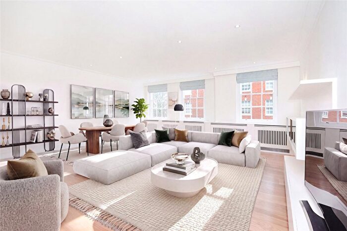 3 Bedroom Flat To Rent In Grosvenor Square, Mayfair, W1K