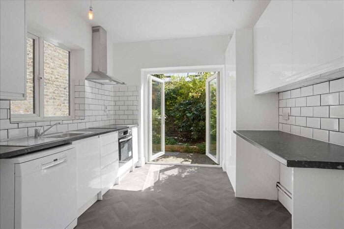 2 Bedroom Flat To Rent In Wilton Way, London, E8
