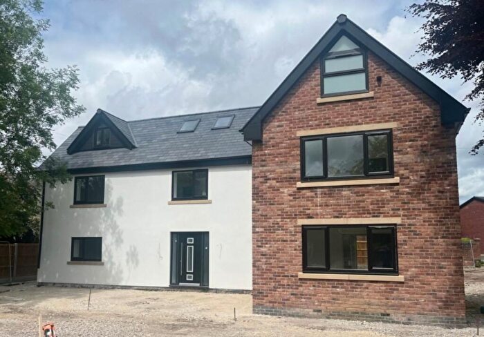 5 Bedroom Detached House To Rent In Richmond Street, Ashton-Under-Lyne, OL7