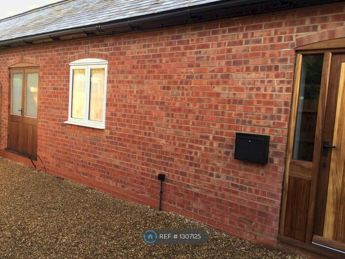 1 Bedroom Flat To Rent In Bury Court Farm, Banbury OX17