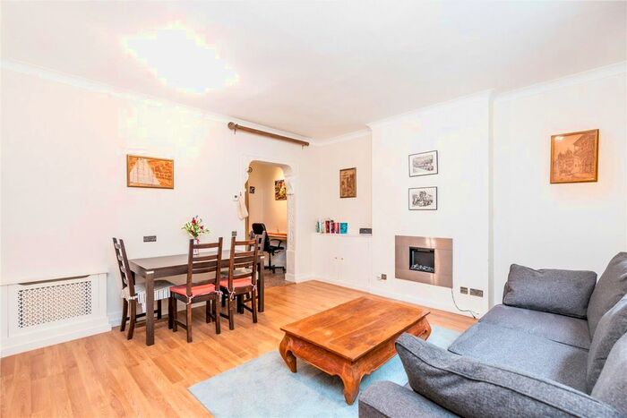 1 Bedroom Flat To Rent In Ennismore Gardens, Knightsbridge, London, SW7