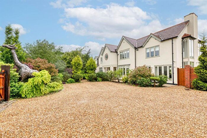 5 Bedroom Detached House For Sale In The Croft, Sutton-On-The-Hill, Derbyshire, DE6