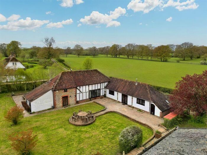 4 Bedroom Barn Conversion For Sale In Waterman Quarters, Headcorn, Ashford, TN27