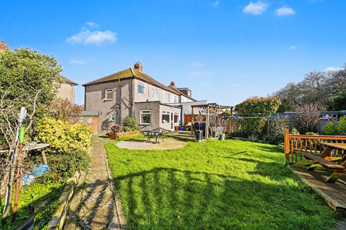 3 Bedroom Semi-Detached House For Sale In Paternoster Close, Waltham Abbey, EN9