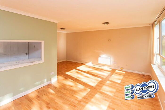 2 Bedroom Flat To Rent In Ingledew Court, Alwoodley, LS17