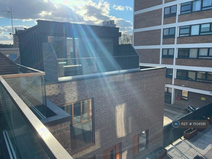 3 Bedroom Semi-Detached House To Rent In Finsbury Park, Finsbury Park, N4