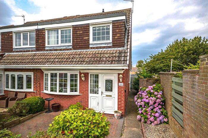 3 Bedroom Semi-Detached House For Sale In Durham Drive, Jarrow, NE32