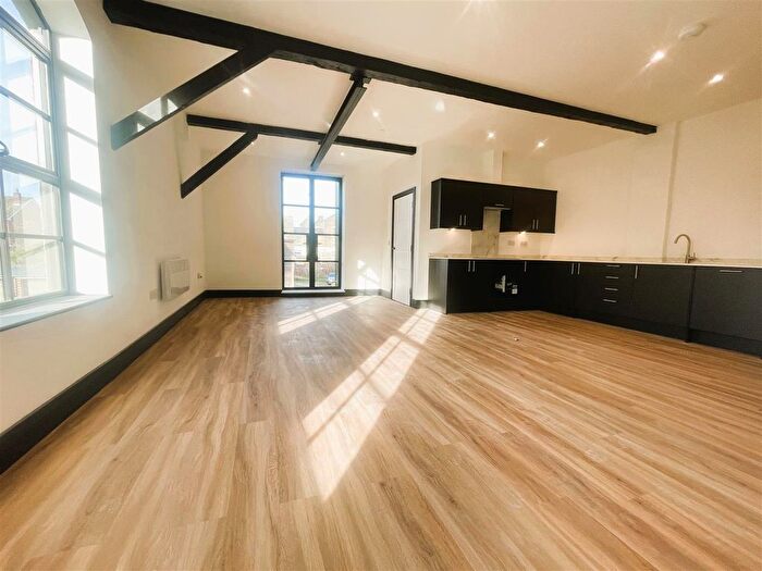 3 Bedroom Flat To Rent In Monkton Place, Ramsgate, CT11