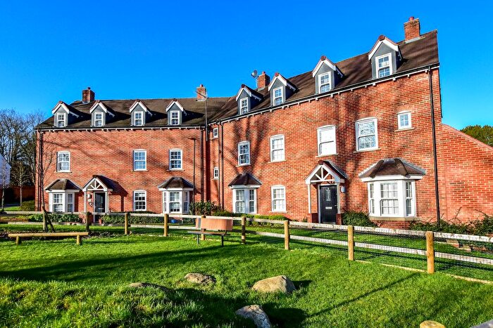 2 Bedroom Flat For Sale In Grange Road, Chalfont St Peter, Gerrards Cross, SL9