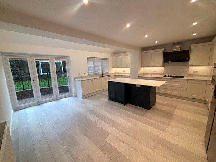 4 Bedroom Detached House To Rent In Kingston Place, Harrow, HA3