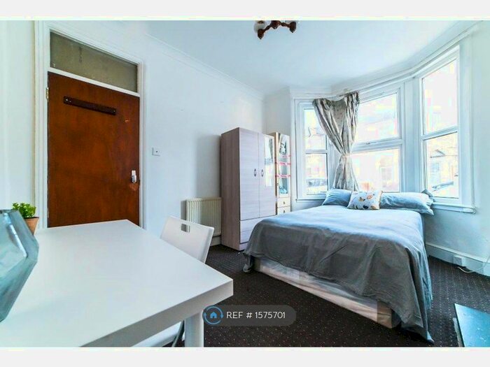 3 Bedroom Flat To Rent In Brenthurst Road, London, NW10