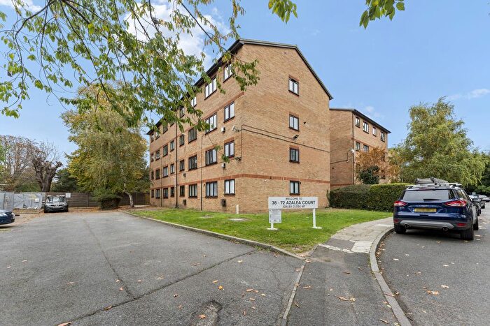 1 Bedroom Flat For Sale In Azalea Court, Azalea Close, Hanwell, W7