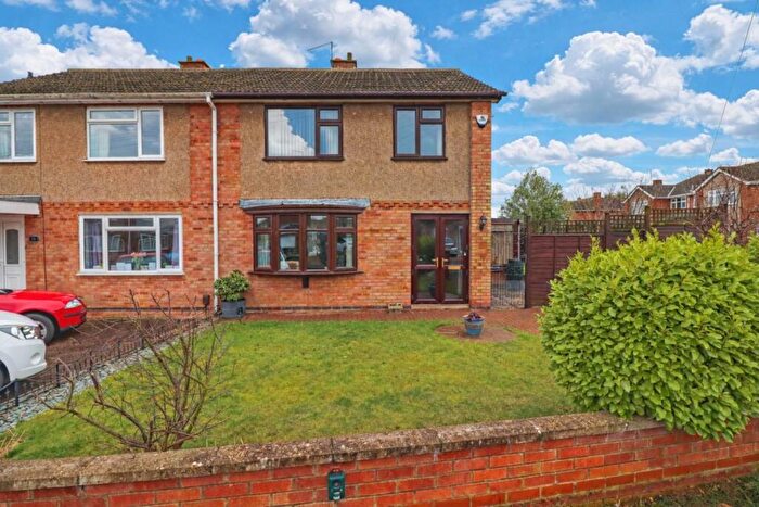 3 Bedroom Semi-Detached House For Sale In Beech Crescent, Irchester, NN29