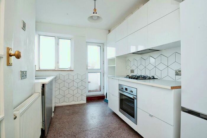 2 Bedroom Apartment To Rent In Penhill Road, Pontcanna, CF11